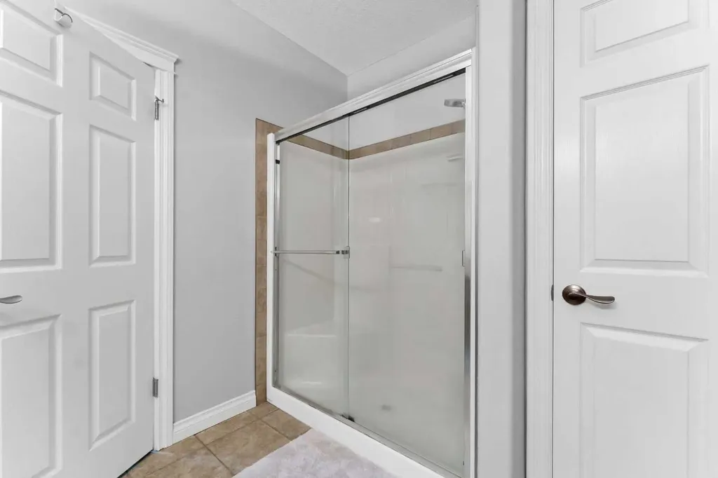 28 Sierra Close SW Medicine Hat AB T1B 0A8