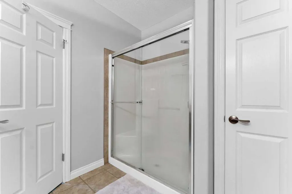 28 Sierra Close SW Medicine Hat AB T1B 0A8