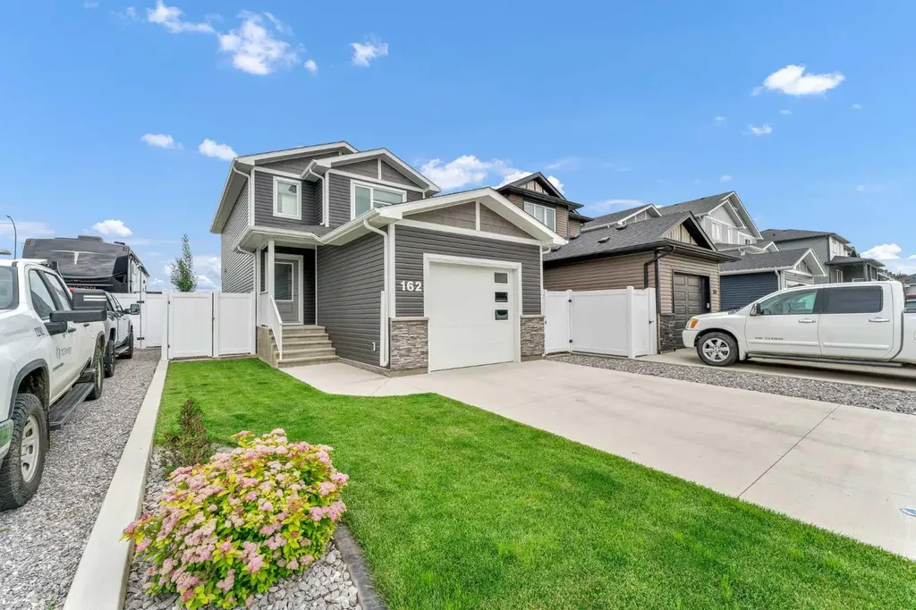 162 Somerset Way SE Medicine Hat AB T1B0C2