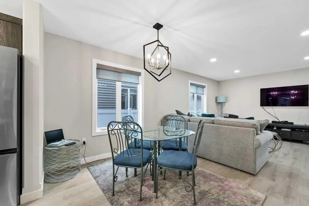162 Somerset Way SE Medicine Hat AB T1B0C2