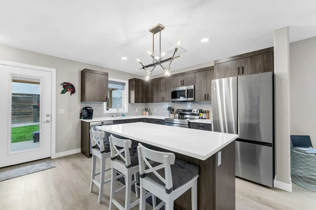 162 Somerset Way SE Medicine Hat AB T1B0C2