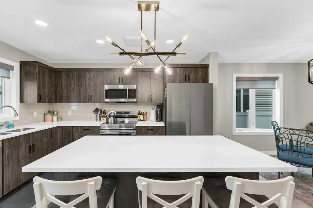 162 Somerset Way SE Medicine Hat AB T1B0C2