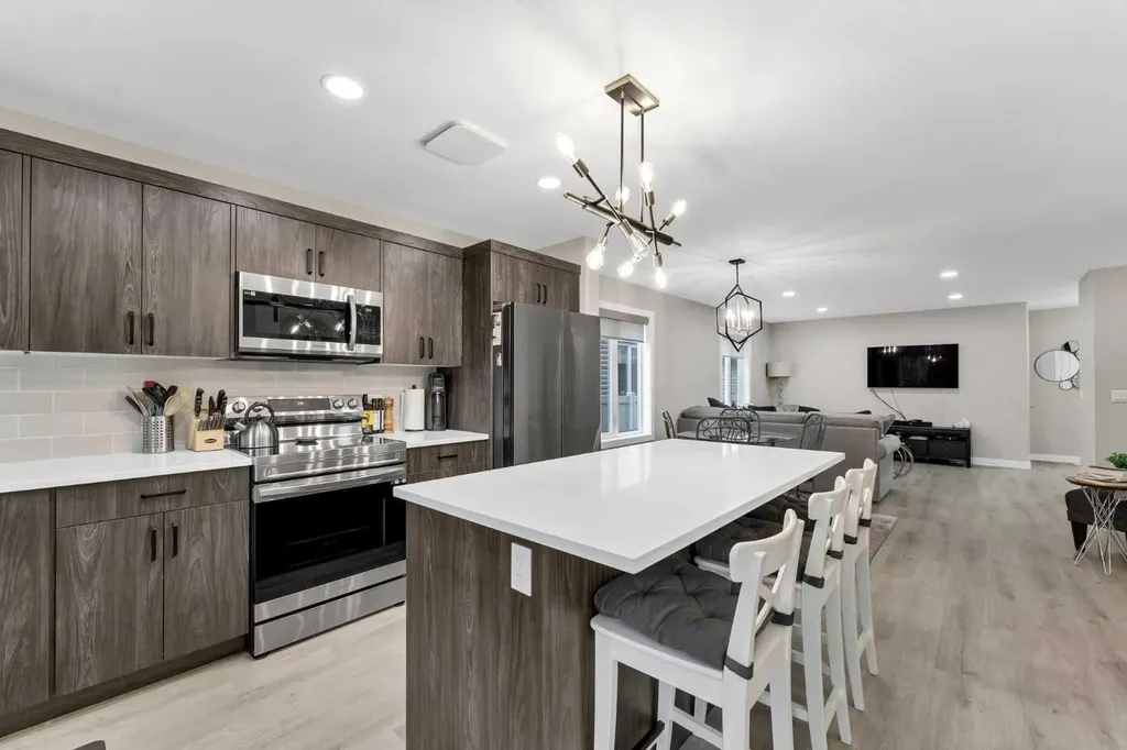 162 Somerset Way SE Medicine Hat AB T1B0C2