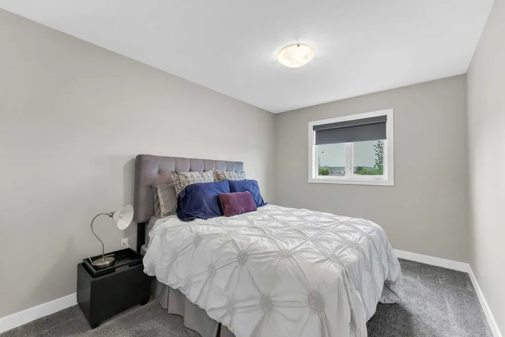 162 Somerset Way SE Medicine Hat AB T1B0C2