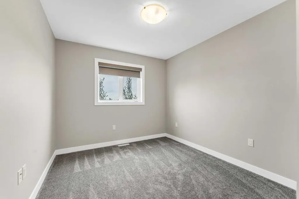 162 Somerset Way SE Medicine Hat AB T1B0C2