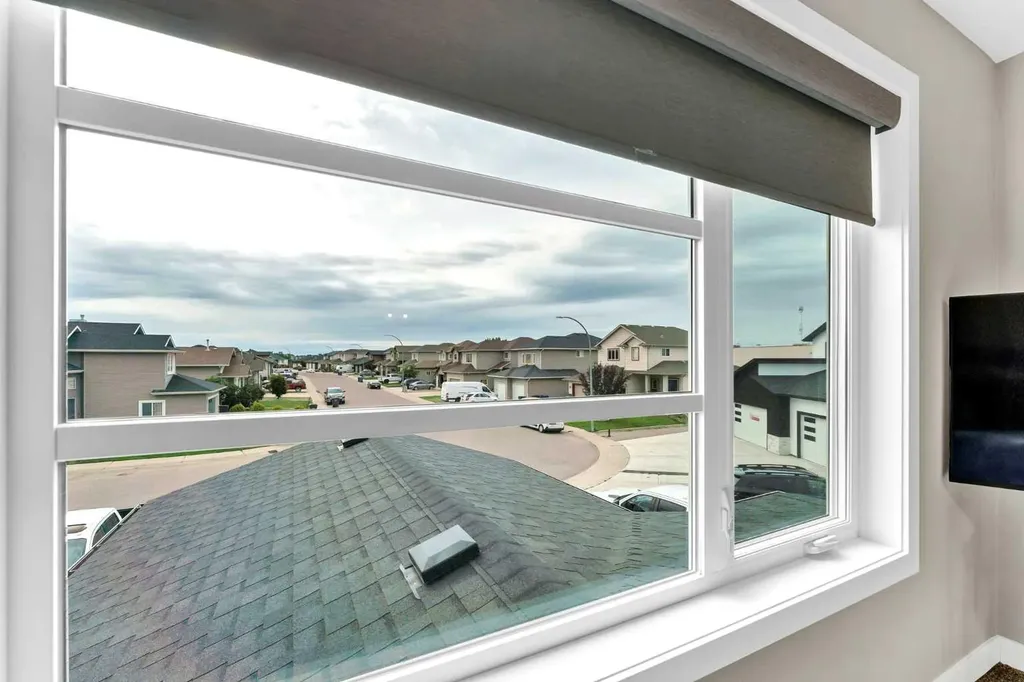 162 Somerset Way SE Medicine Hat AB T1B0C2