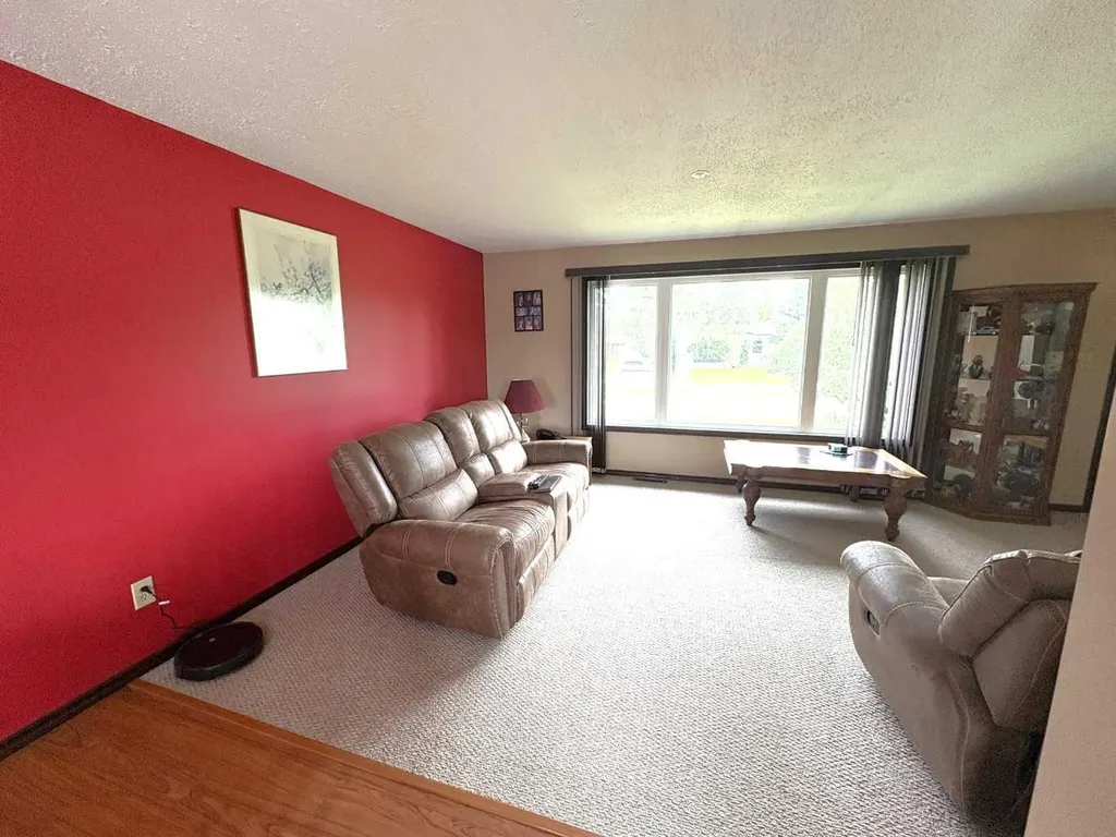 5402 47 Avenue W Forestburg AB T0B 1N0