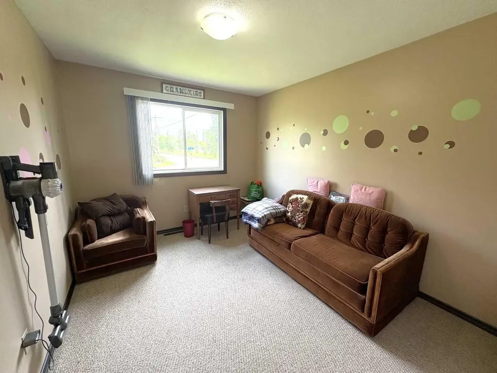 5402 47 Avenue W Forestburg AB T0B 1N0