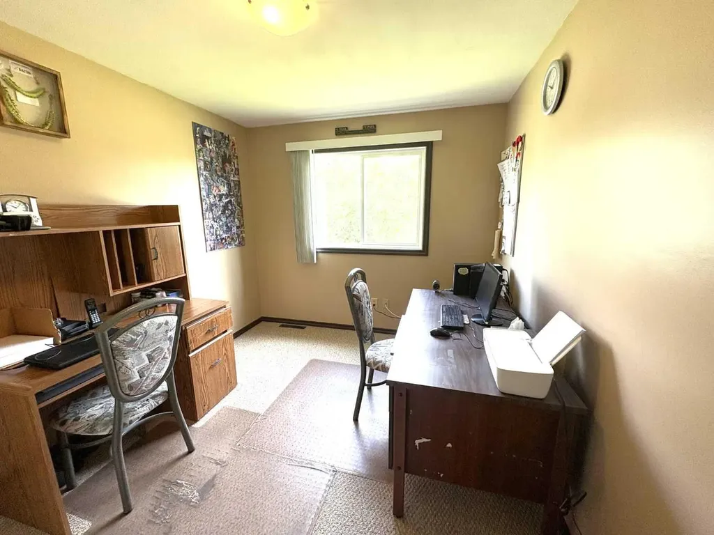 5402 47 Avenue W Forestburg AB T0B 1N0