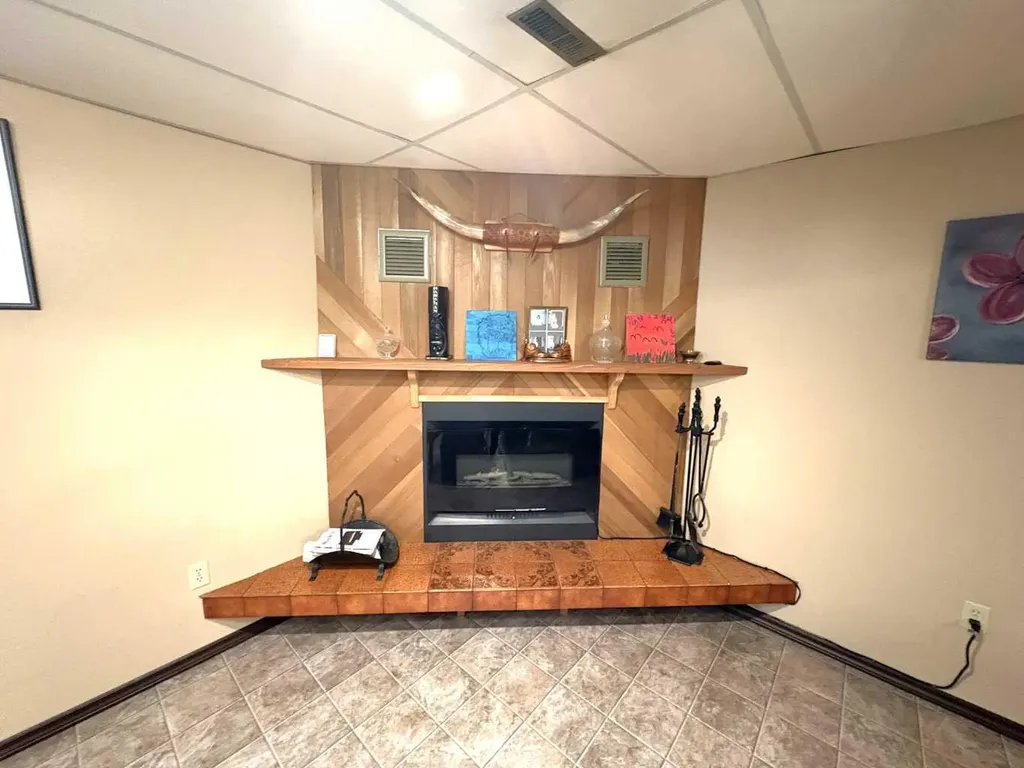 5402 47 Avenue W Forestburg AB T0B 1N0