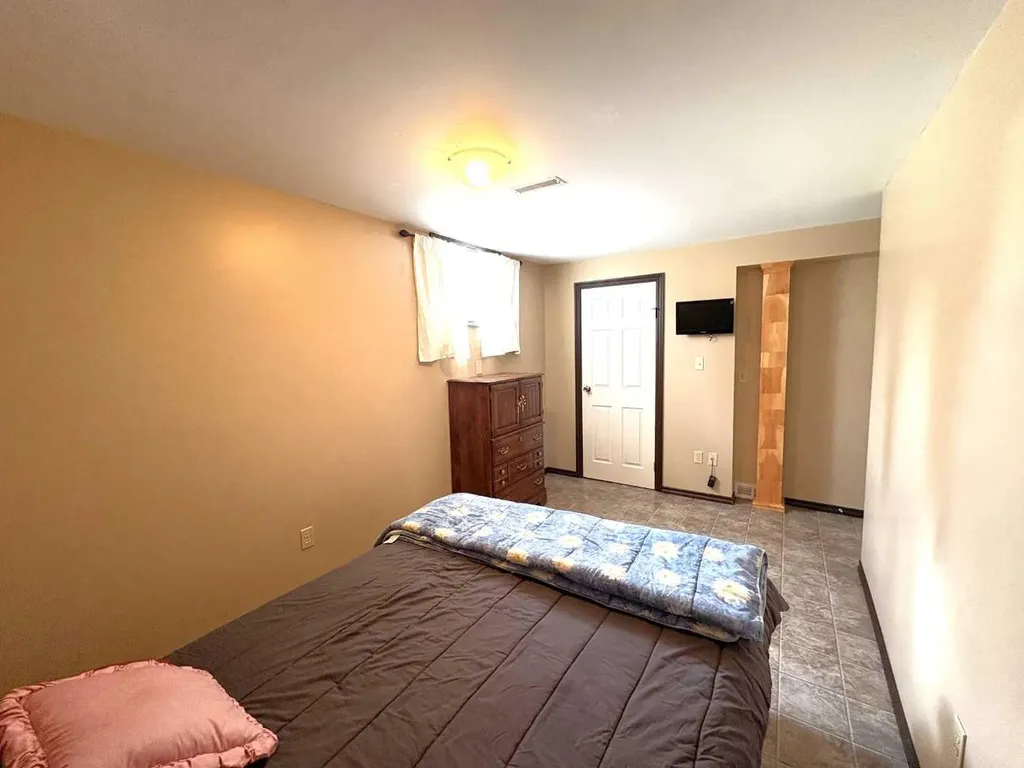 5402 47 Avenue W Forestburg AB T0B 1N0
