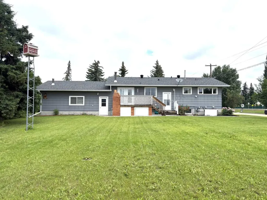 5402 47 Avenue W Forestburg AB T0B 1N0