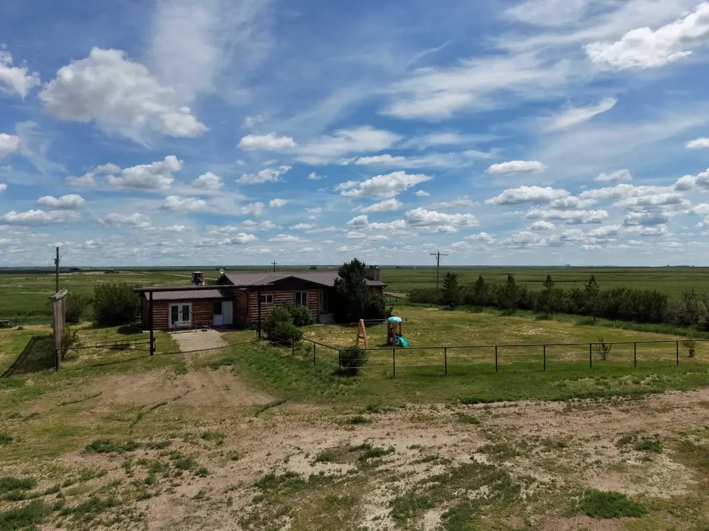 14446 Township Road 302 Rural Special Areas No. 2 AB T0J 1P0