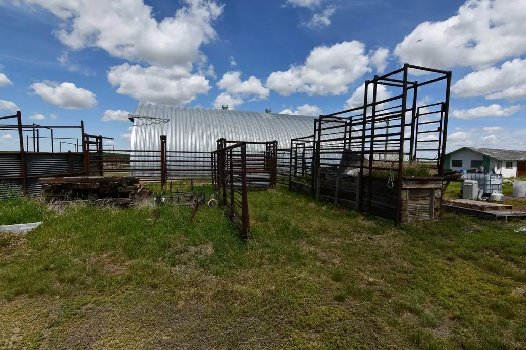 14446 Township Road 302 Rural Special Areas No. 2 AB T0J 1P0