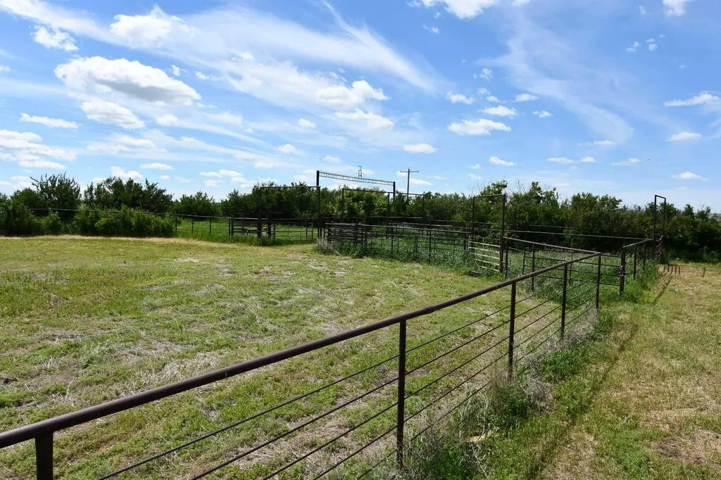 14446 Township Road 302 Rural Special Areas No. 2 AB T0J 1P0