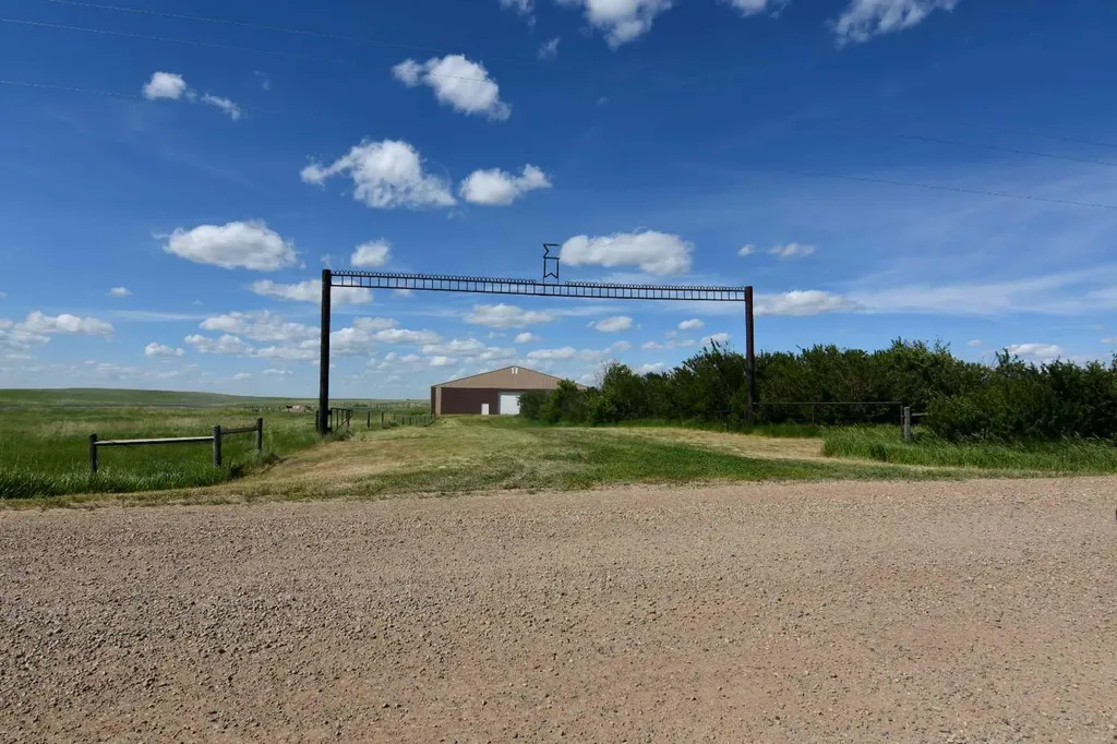 14446 Township Road 302 Rural Special Areas No. 2 AB T0J 1P0
