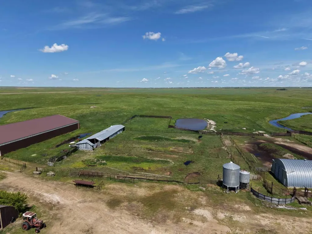 14446 Township Road 302 Rural Special Areas No. 2 AB T0J 1P0