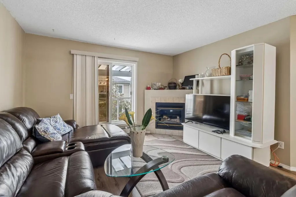 260 Shawville Way SE Calgary AB T2Y 3Z6