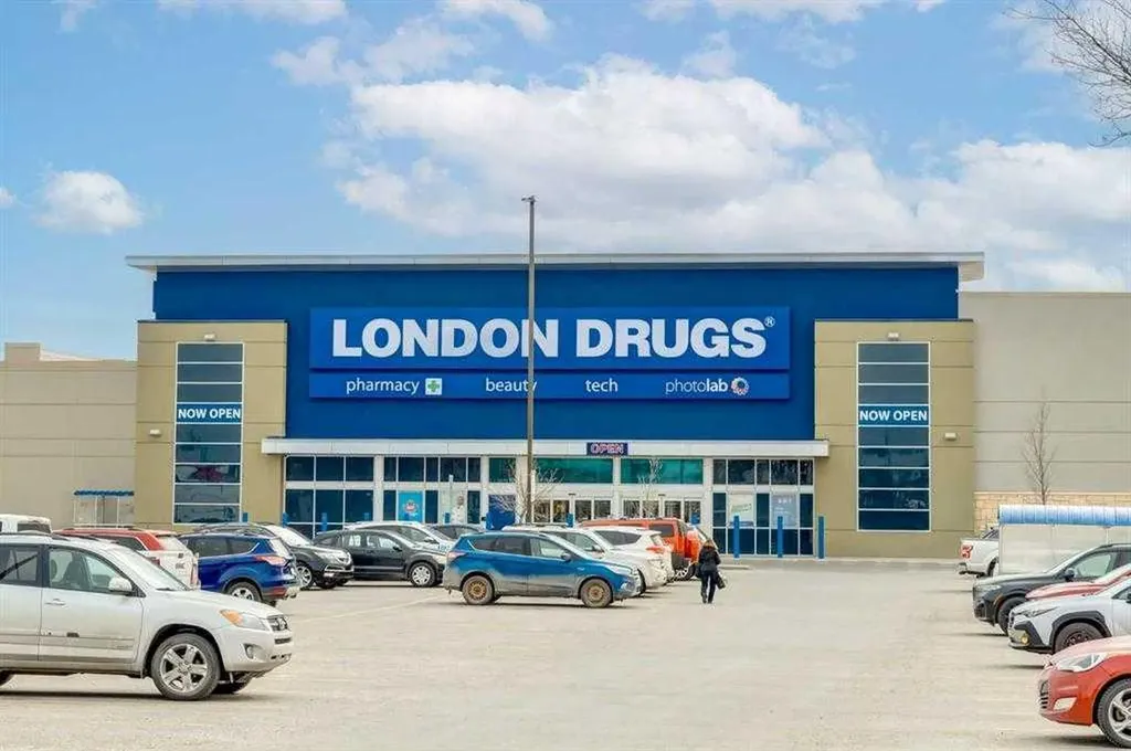 260 Shawville Way SE Calgary AB T2Y 3Z6