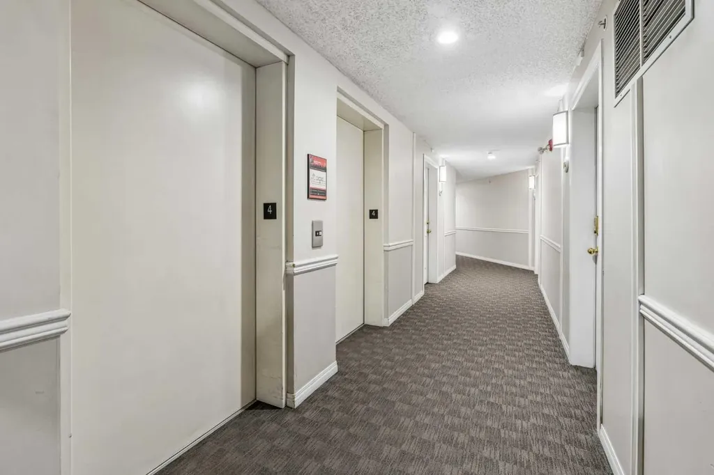 260 Shawville Way SE Calgary AB T2Y 3Z6