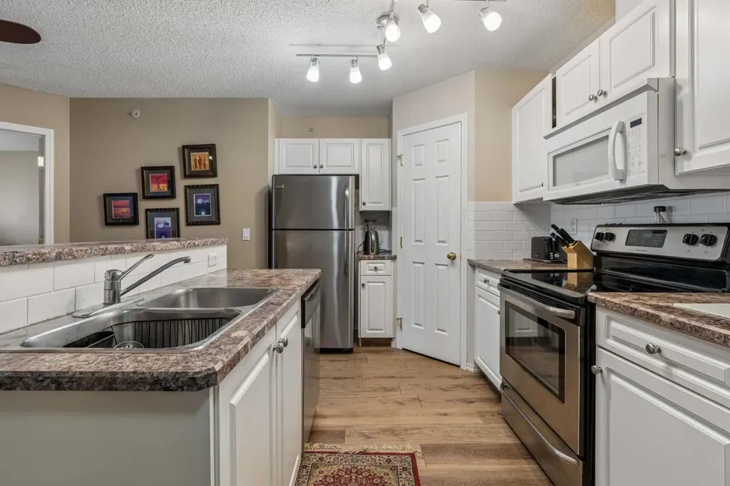 260 Shawville Way SE Calgary AB T2Y 3Z6