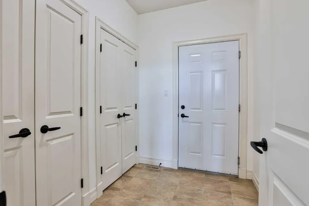 642 Canyonview Landing W Lethbridge AB T1K 5R9
