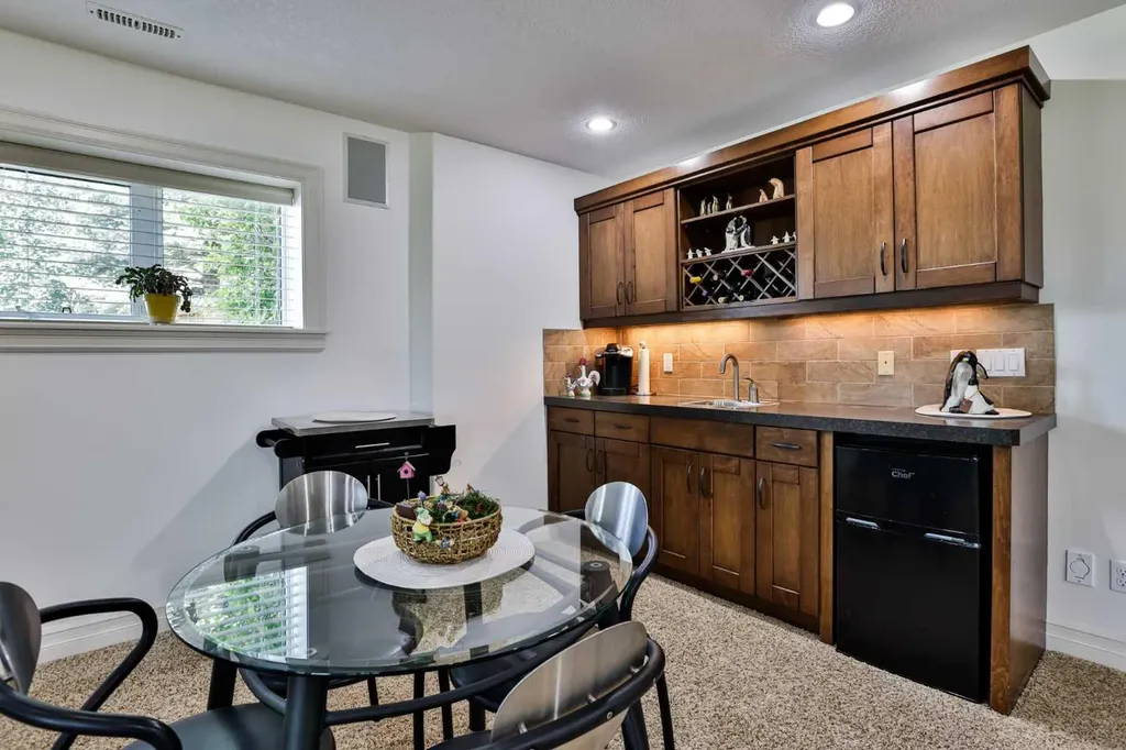 642 Canyonview Landing W Lethbridge AB T1K 5R9