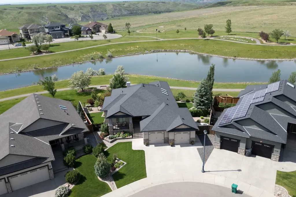 642 Canyonview Landing W Lethbridge AB T1K 5R9