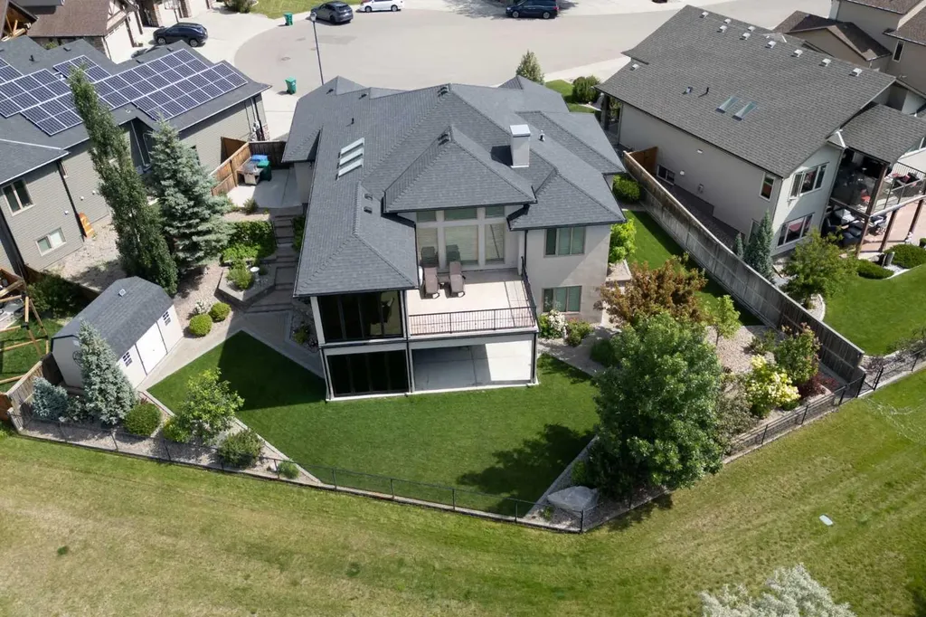 642 Canyonview Landing W Lethbridge AB T1K 5R9