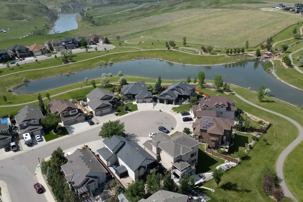 642 Canyonview Landing W Lethbridge AB T1K 5R9