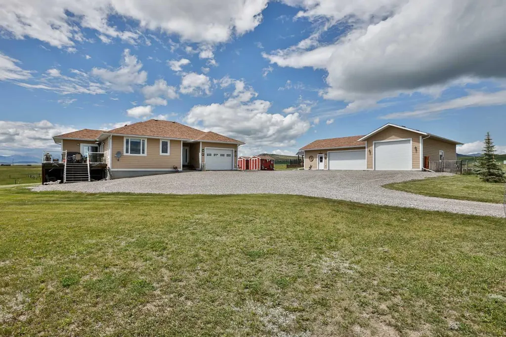 5 Walking Plow Estates Cowley AB T0K 0P0