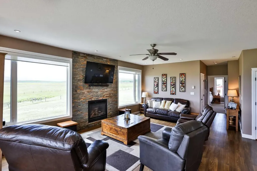 5 Walking Plow Estates Cowley AB T0K 0P0