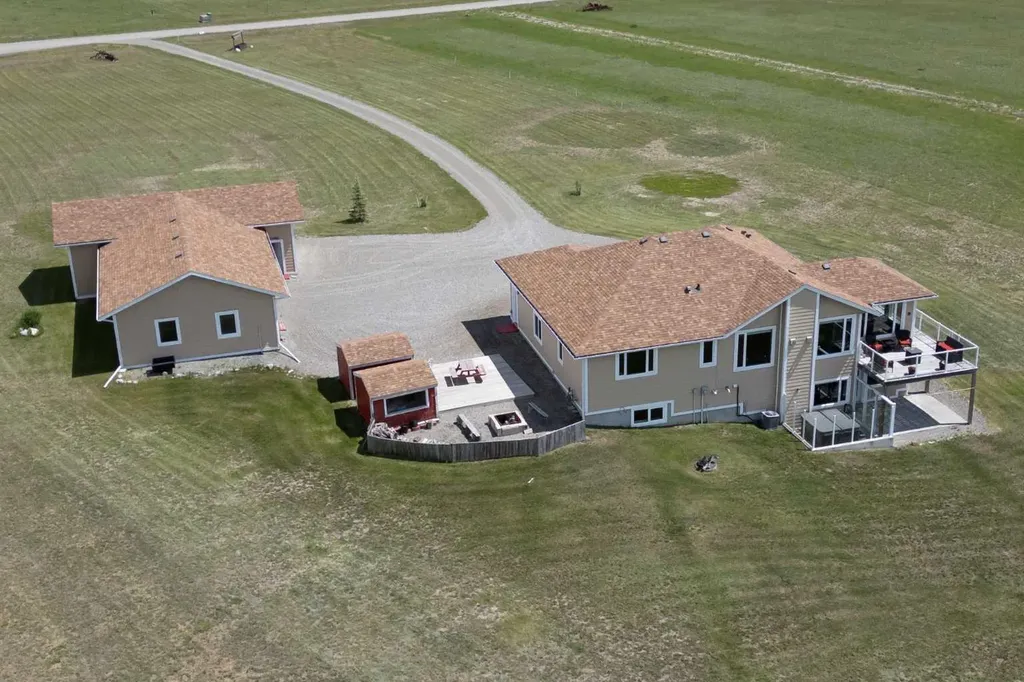 5 Walking Plow Estates Cowley AB T0K 0P0