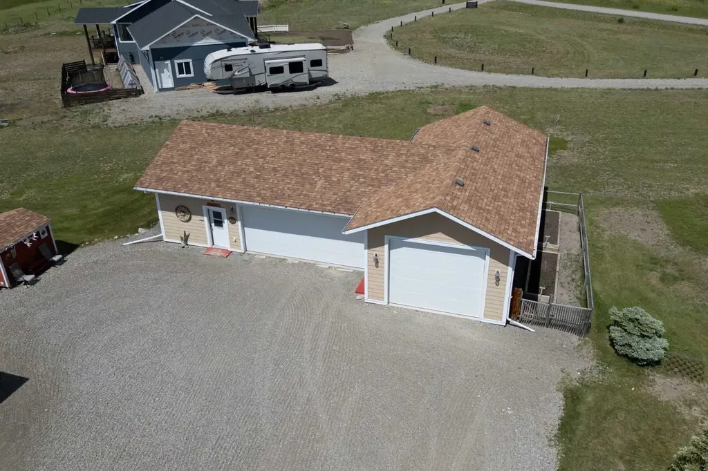 5 Walking Plow Estates Cowley AB T0K 0P0