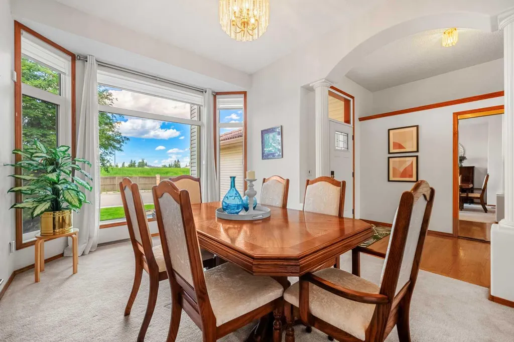 125 Woodpark Close SW Calgary AB T2W 6H1