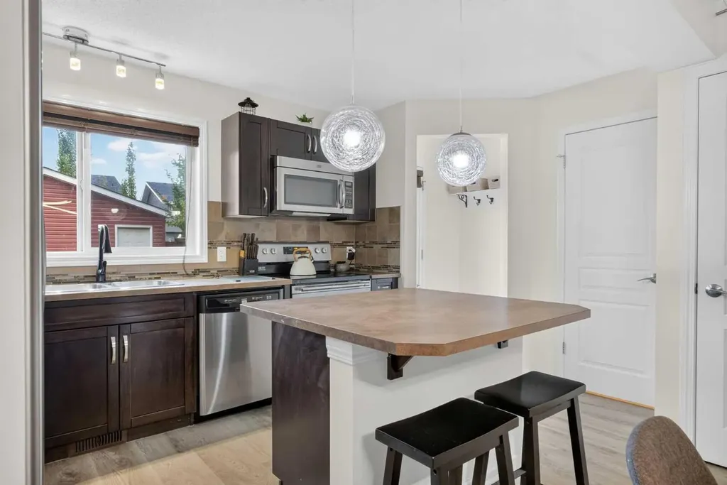 60 Auburn Bay Boulevard SE Calgary AB T3M 0V7