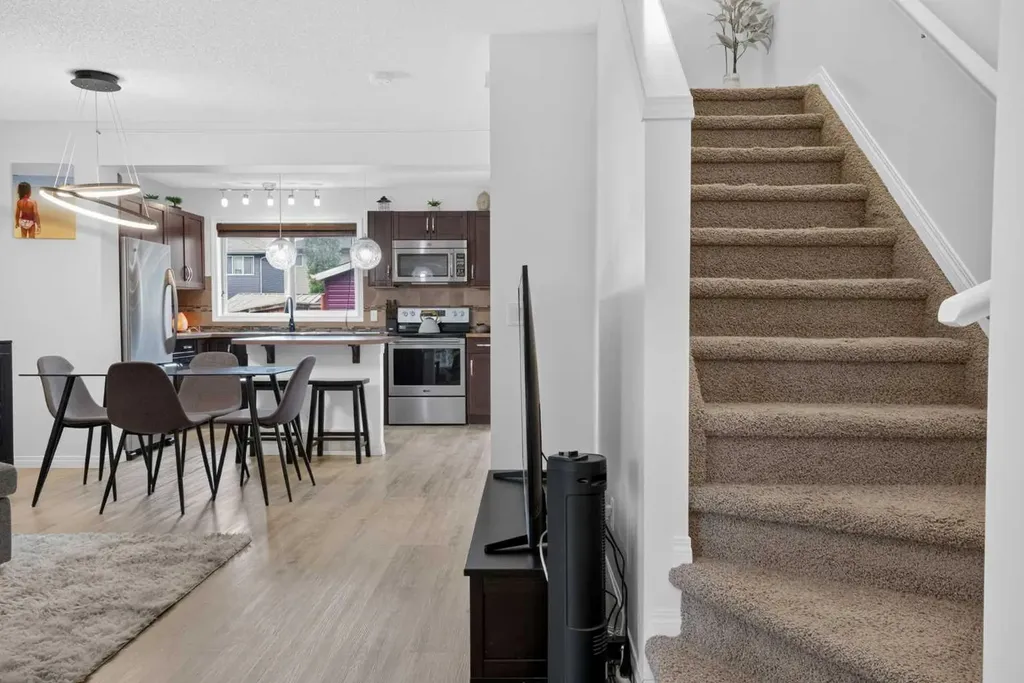 60 Auburn Bay Boulevard SE Calgary AB T3M 0V7
