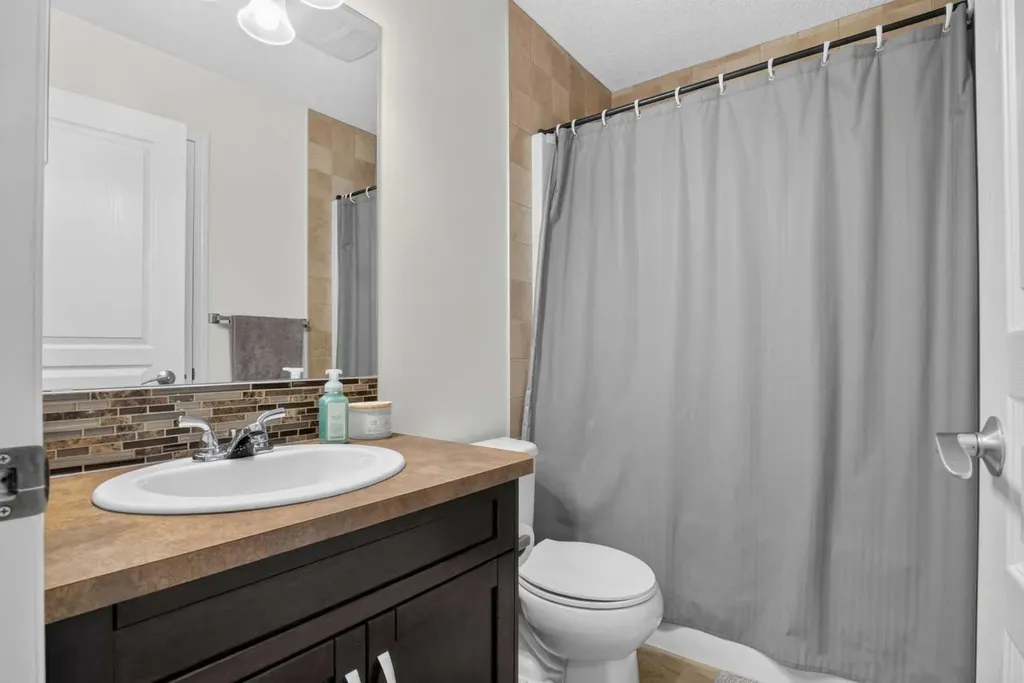 60 Auburn Bay Boulevard SE Calgary AB T3M 0V7