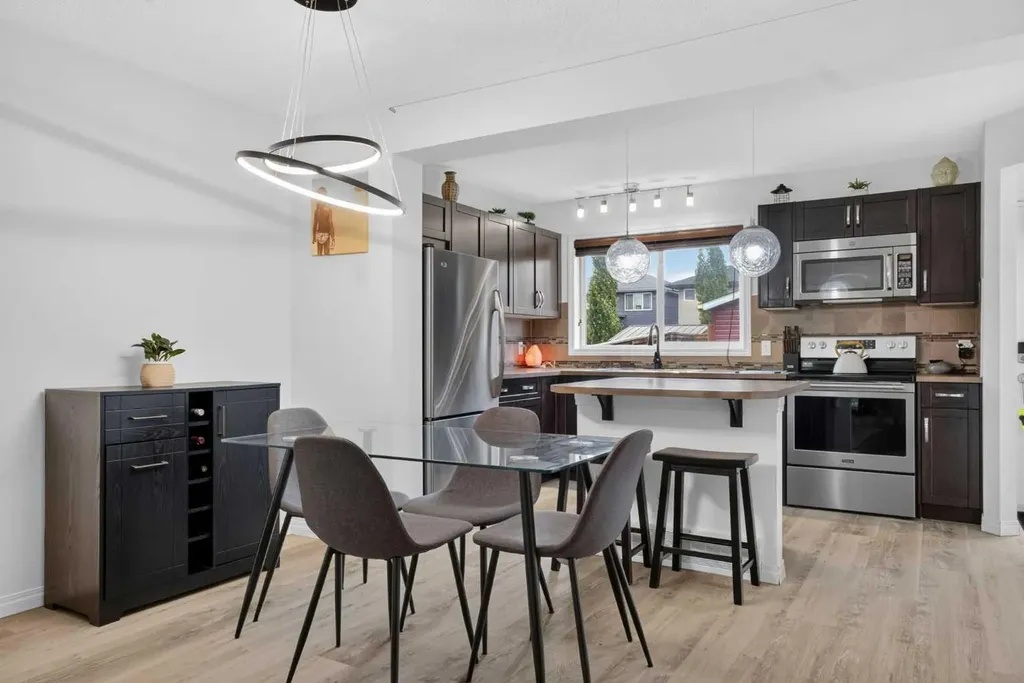 60 Auburn Bay Boulevard SE Calgary AB T3M 0V7