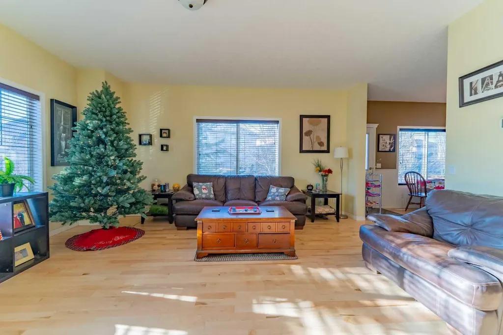 142 West Pointe Circle Cochrane AB T4C 0C2