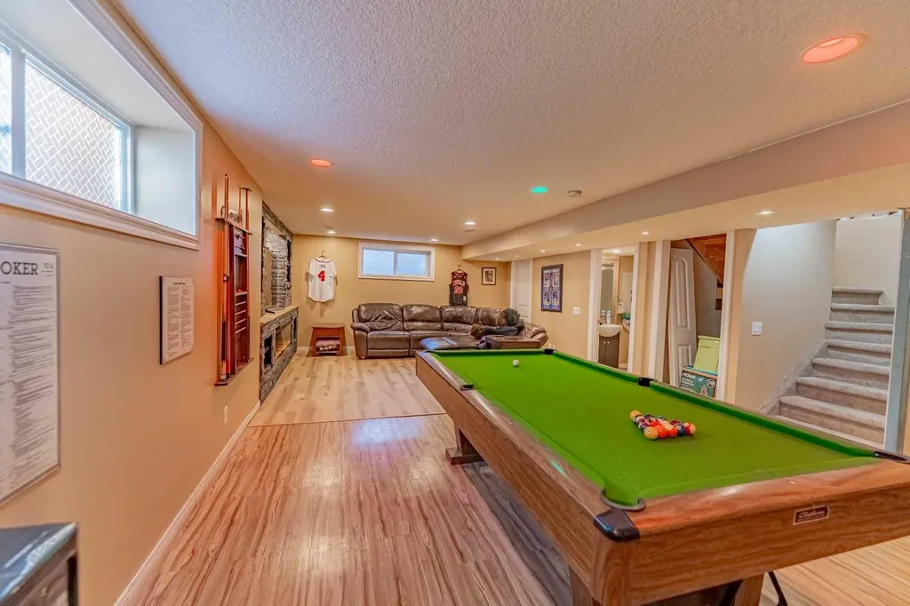 142 West Pointe Circle Cochrane AB T4C 0C2
