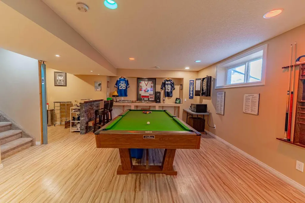 142 West Pointe Circle Cochrane AB T4C 0C2