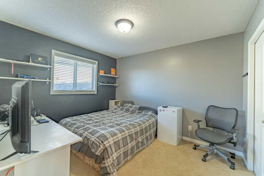 142 West Pointe Circle Cochrane AB T4C 0C2