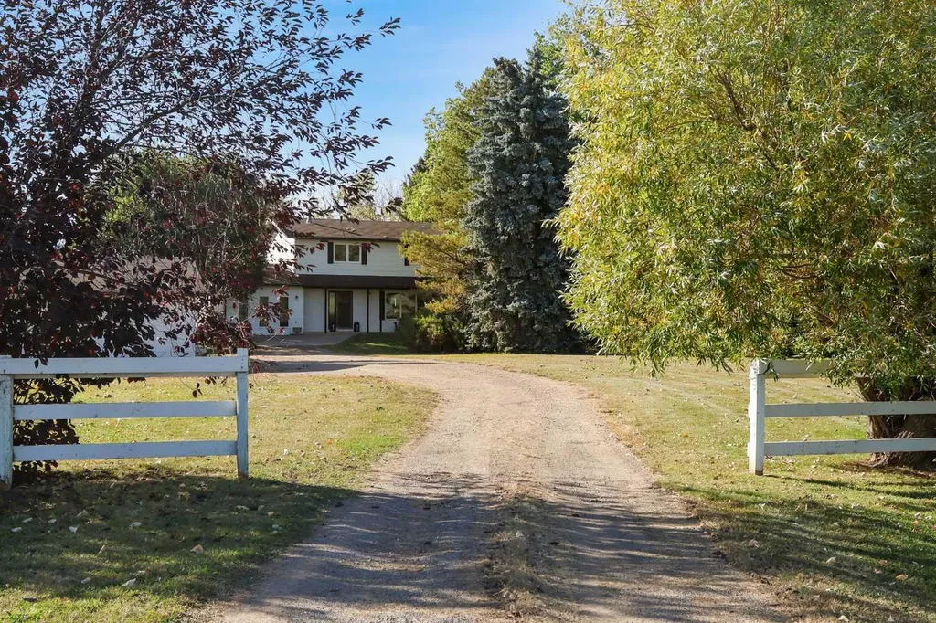 260195 274 Range Rural Rocky View County AB T4A 1J1