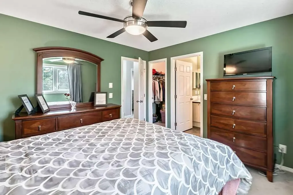 113 Harvest Oak Rise NE Calgary AB T3K 4T9