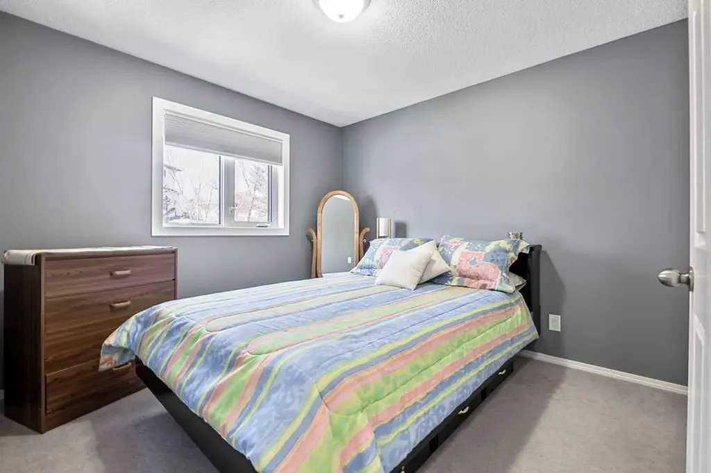 113 Harvest Oak Rise NE Calgary AB T3K 4T9