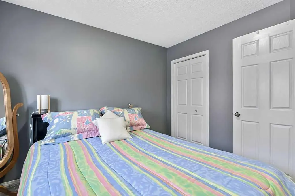 113 Harvest Oak Rise NE Calgary AB T3K 4T9