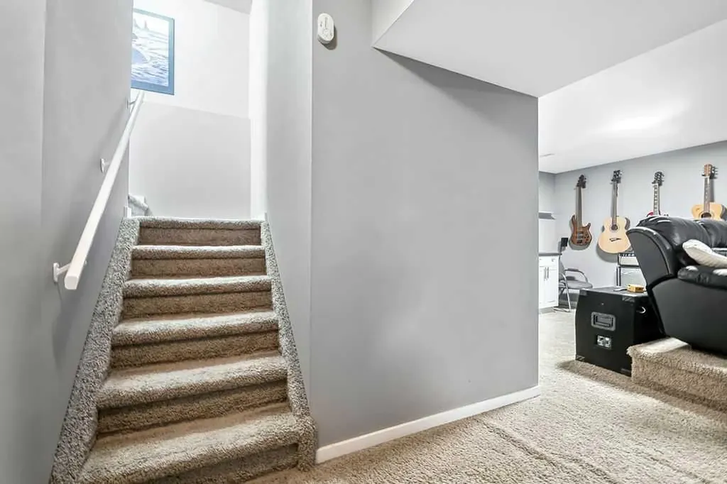 113 Harvest Oak Rise NE Calgary AB T3K 4T9