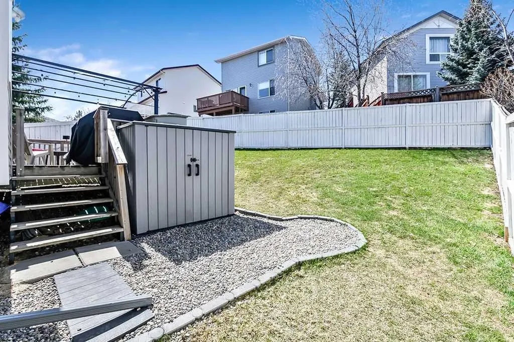 113 Harvest Oak Rise NE Calgary AB T3K 4T9