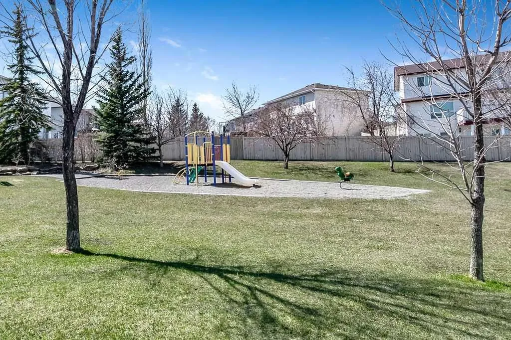 113 Harvest Oak Rise NE Calgary AB T3K 4T9